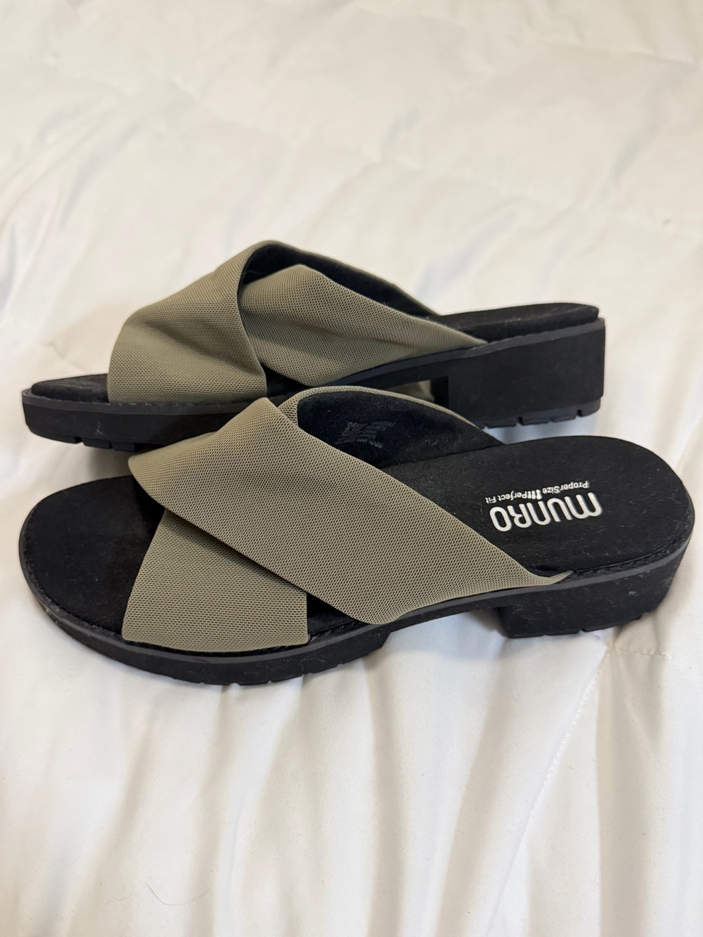 Munro Dekkie Slide Sandal size 8.5